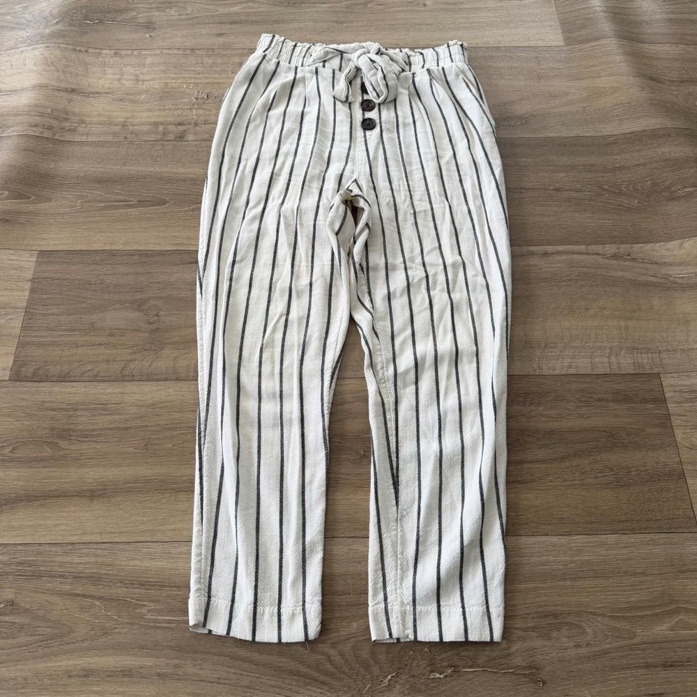 white pin stripe cute linen pants
